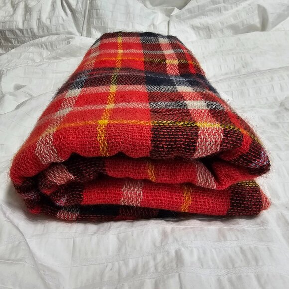 Aerie Plaid Woven Blanket Scarf - Red - 59x59 in - NWT - Picture 2 of 6